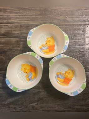 Vintage Winnie the Pooh Kids Bowls - set of 3. Disney